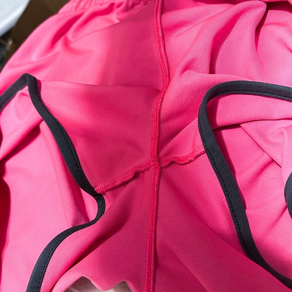 Under Armour Youth Loose HeatGear Pink Athletic Shorts Size XL (18-20)