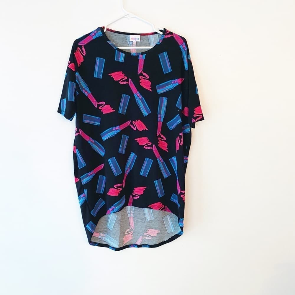 LuLaRoe Irma Tunic Top Black Lipstick Print High Low XXS Baddie Makeup Artist