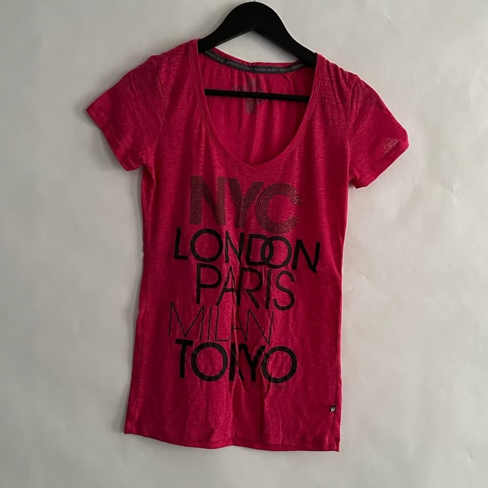 Victoria’s Secret Supermodel Essentials NYC London Paris Tee Y2K Size Small
