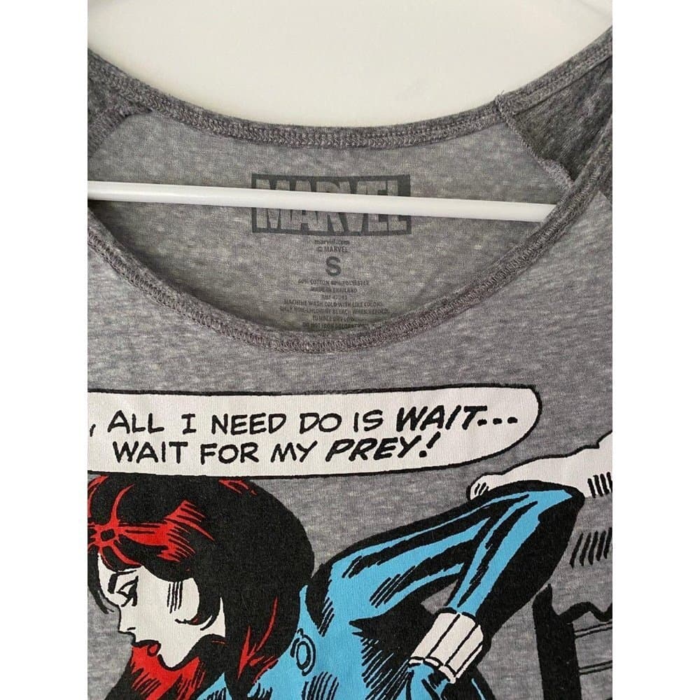 Marvel Black Widow Comic Wait For Prey Graphic High Low Hem Tee Gray Size Small
