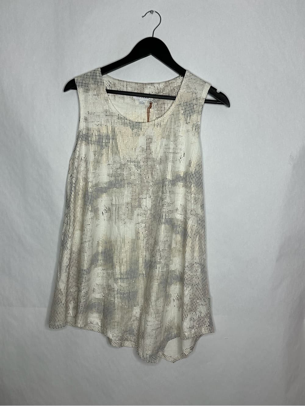 NWT Luukaa Sense Grid Design Sleeveless Top Asymmetrical Hem Neutral Chic US 8