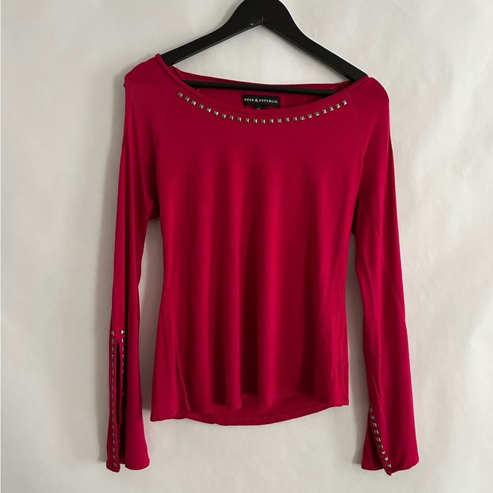 Rock & Republic Magenta Cold Shoulder Studded Long Sleeve Top Size Medium Punk