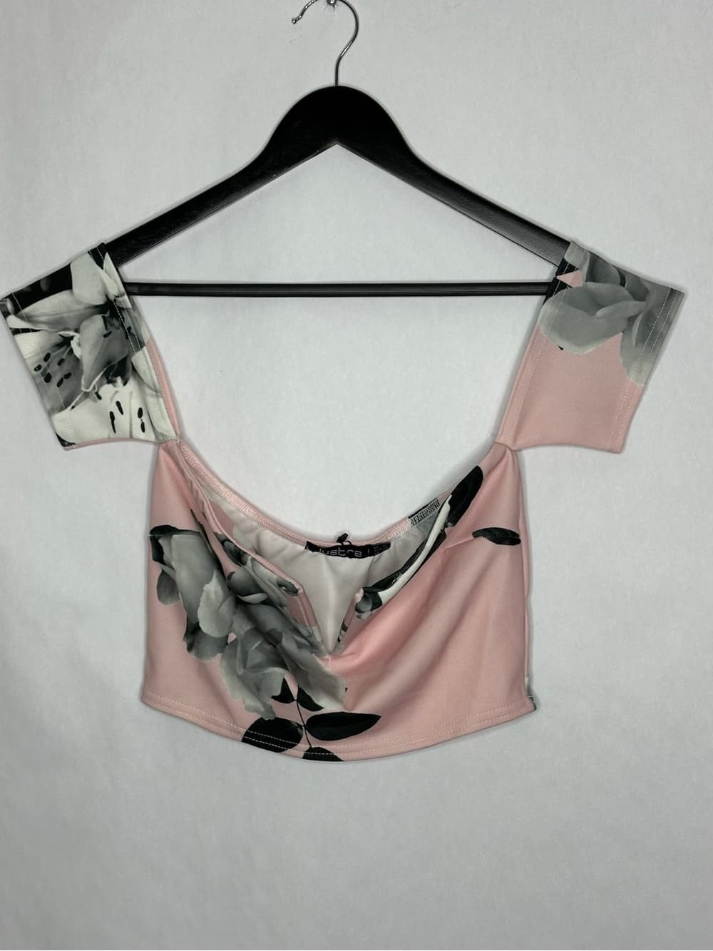 NWT Lustre Pink Floral Off Shoulder Crop Top Coquette Party Size US 8 Baddie