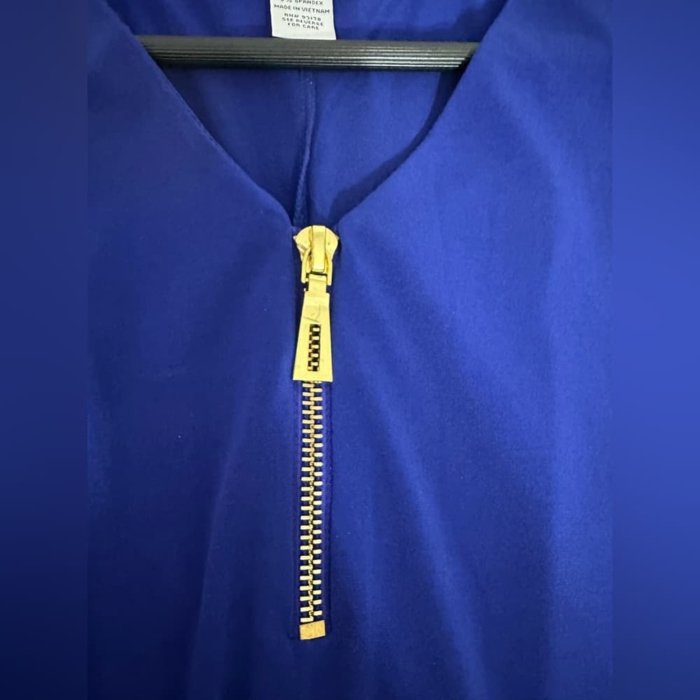 Carmen Marc Valvo Blue V-Neck Zip High Low Top Size Large Businesscore Office