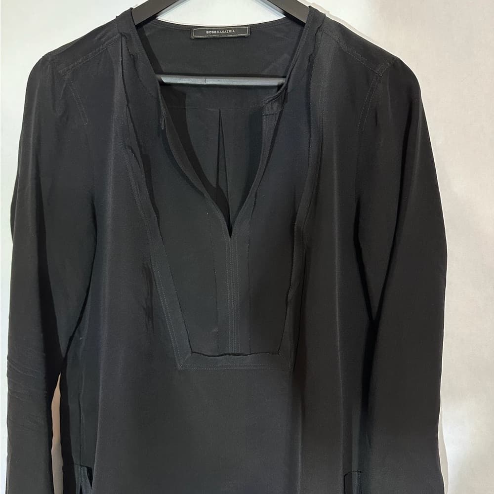 BCBGMaxAzria Black Cato Long Sleeve Tunic Style V-Neck Blouse Size Medium