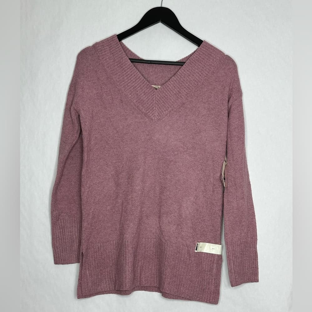 NWT a.n.a V-Neck Knit Sweater Western Rose Pink Long Sleeve Size Small Softgirl