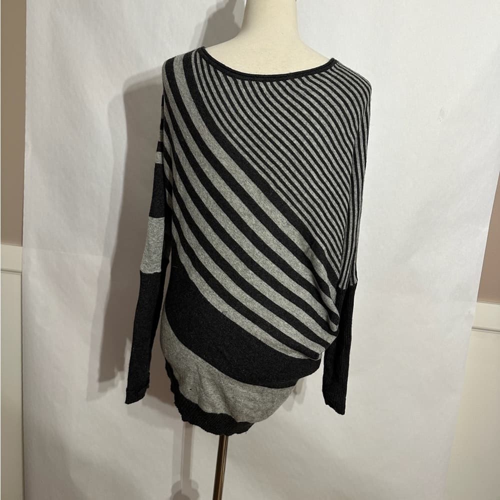Divas Black & Gray Asymmetrical Stripe Knit Sweater Size S/M Minimalist