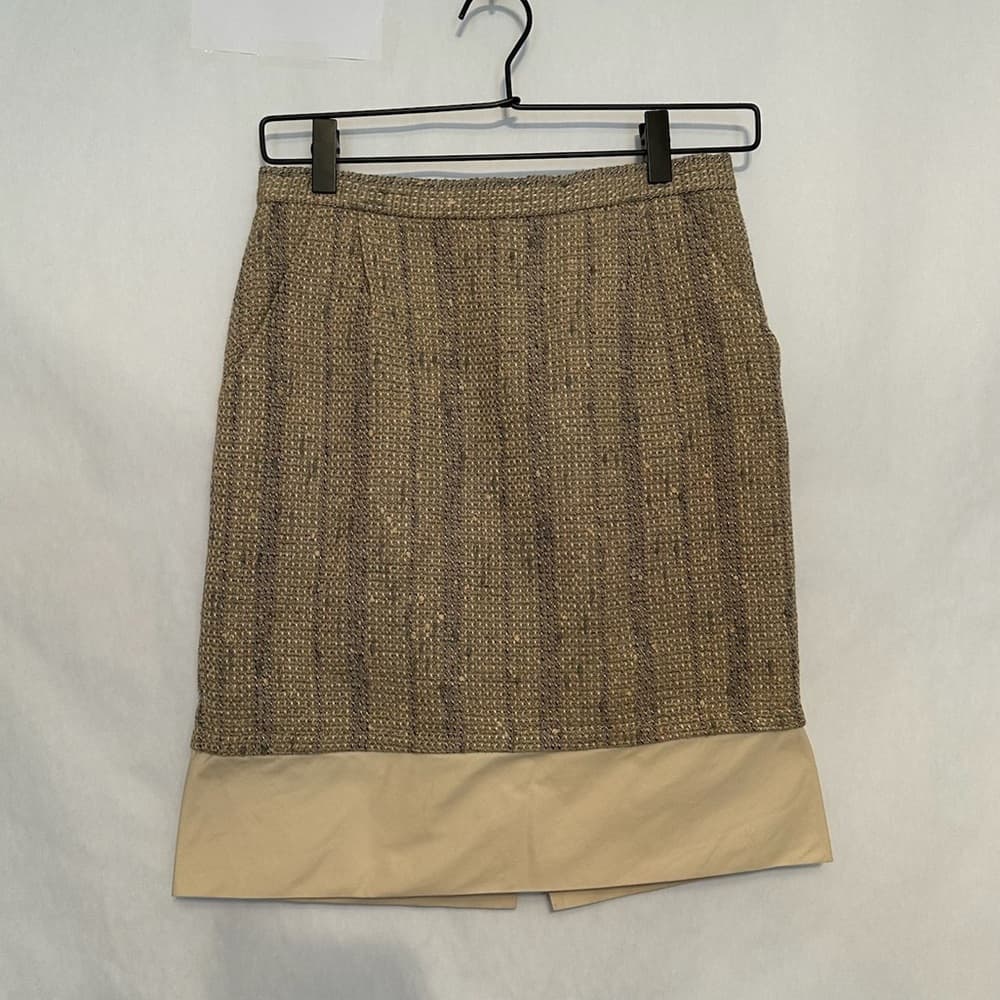 NWOT BCBGMAXAZRIA Tweed Mini Skirt with Contrast Hem Trim Size 0