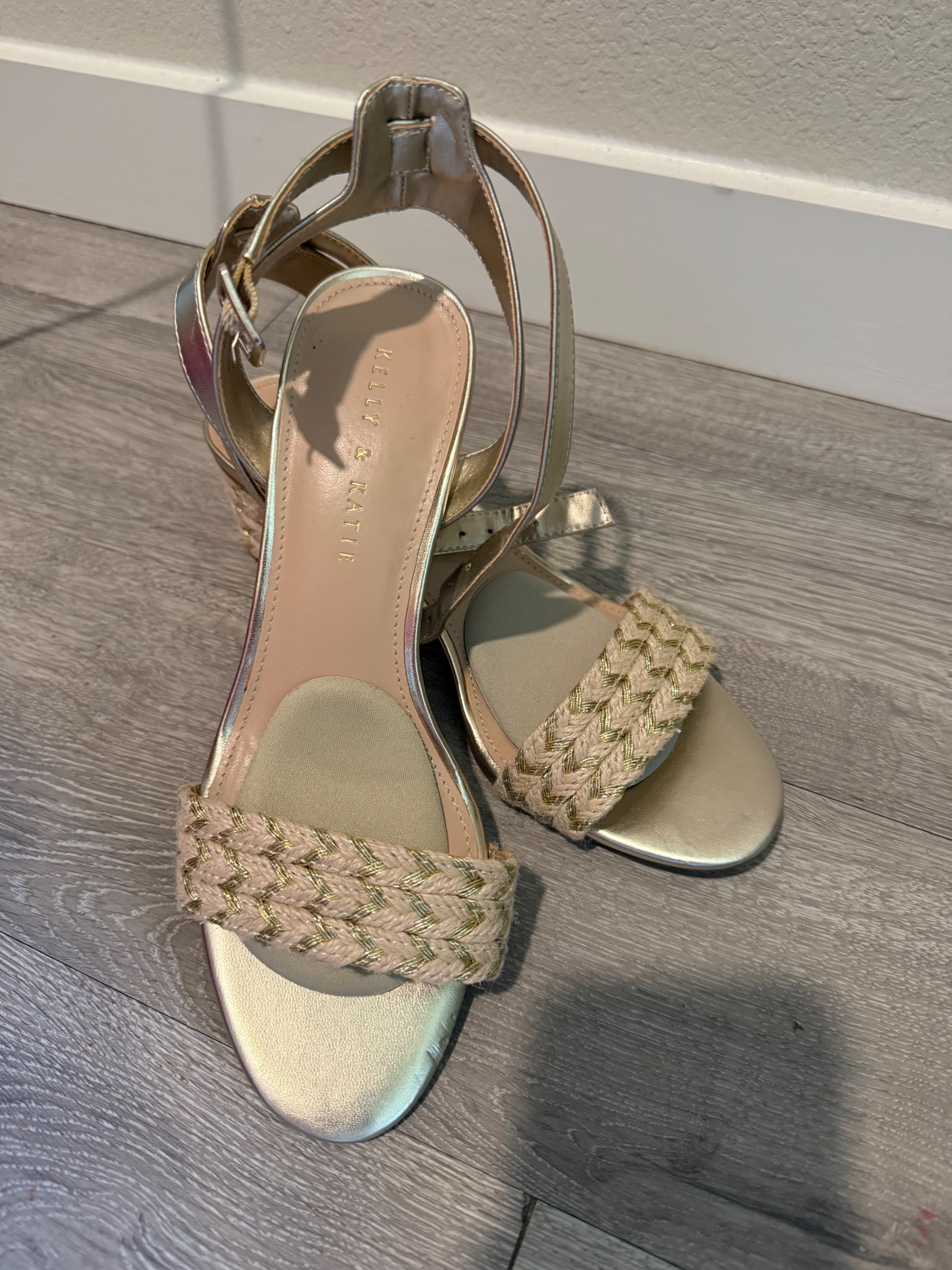 Kelly & Katie Gold Woven Strap Sandals Size 9M