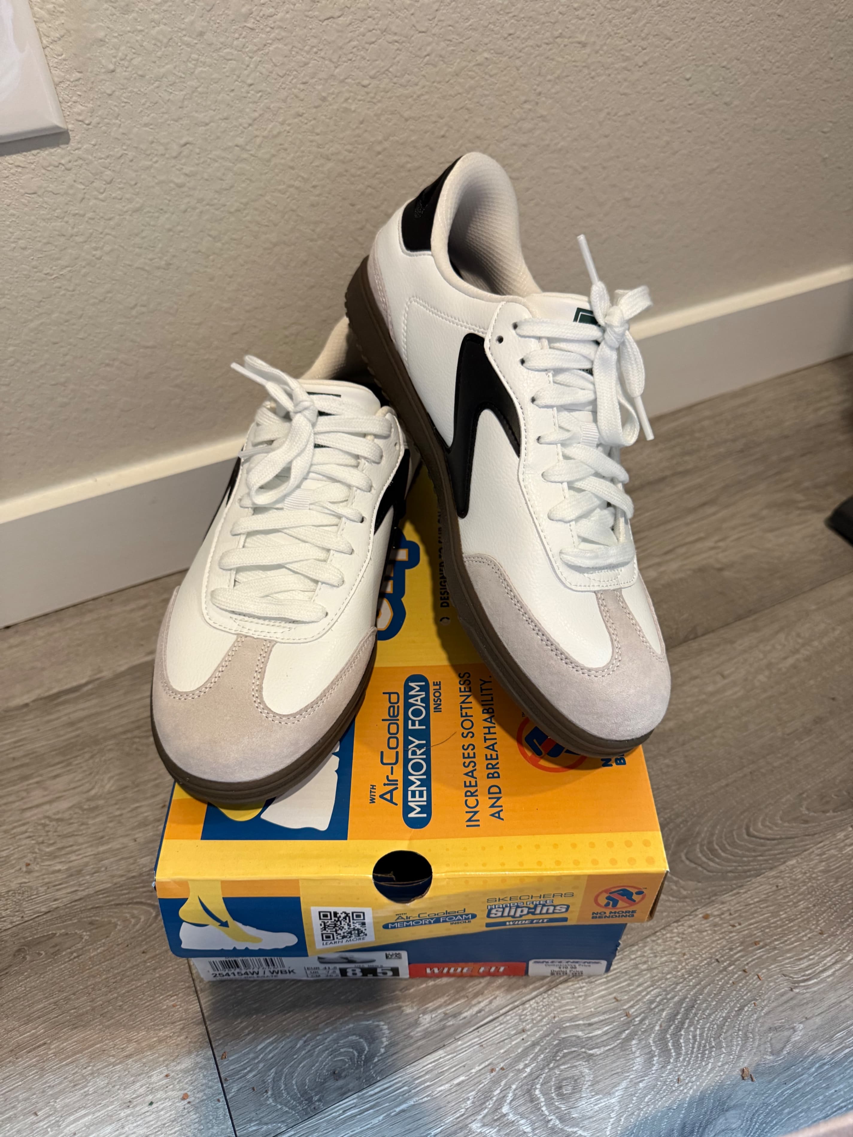 Skechers Men's Classic Fit Sneakers Size 8.5