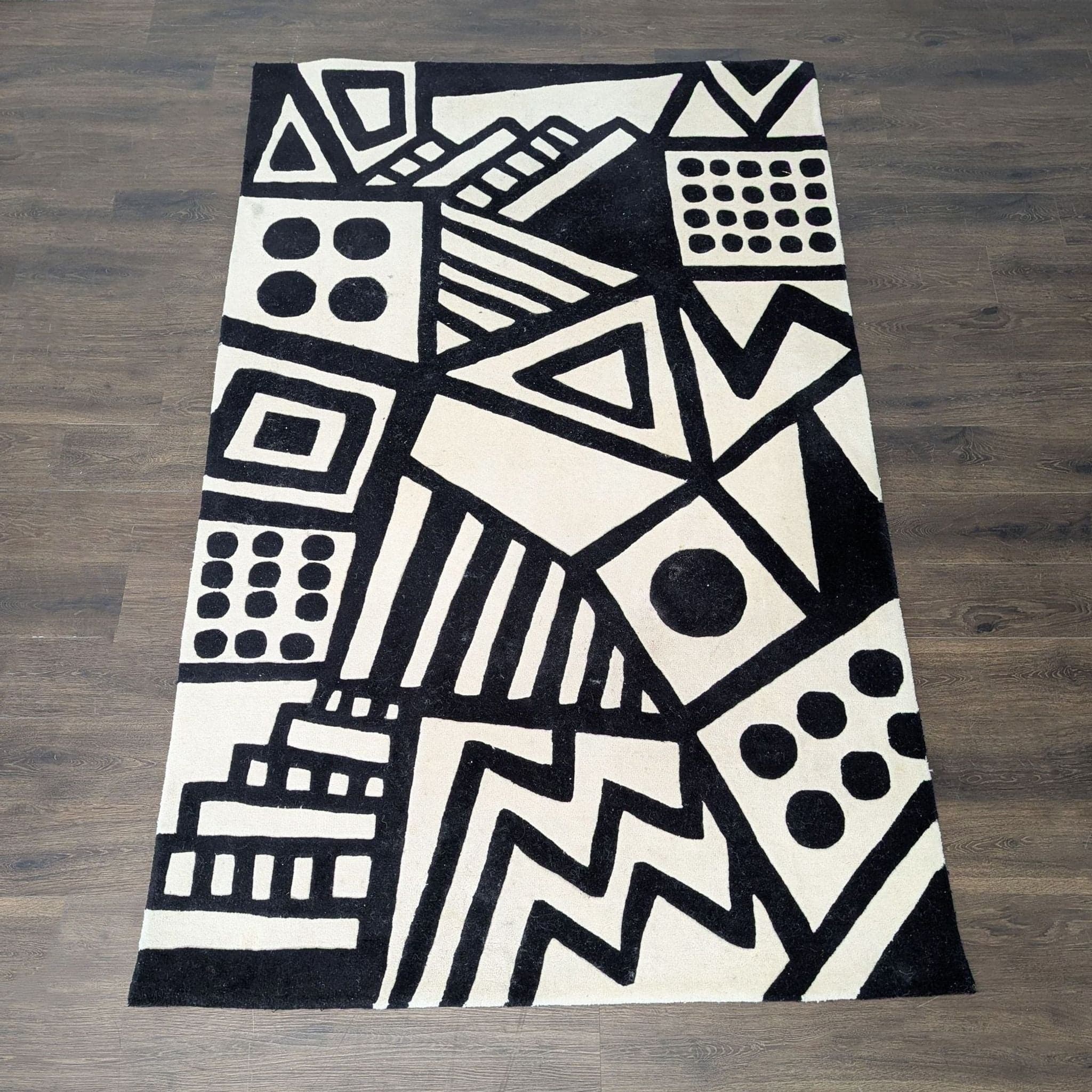 Safavieh Fifth Avenue 5’x8’ Black and White Abstract Geometric Area Rug