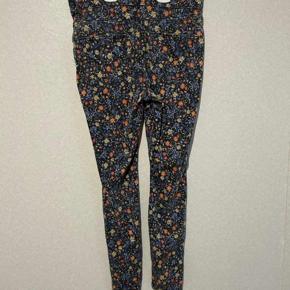 Women’s Size Large Dress stretch Pant With A Floral Print And A Skinny Leg