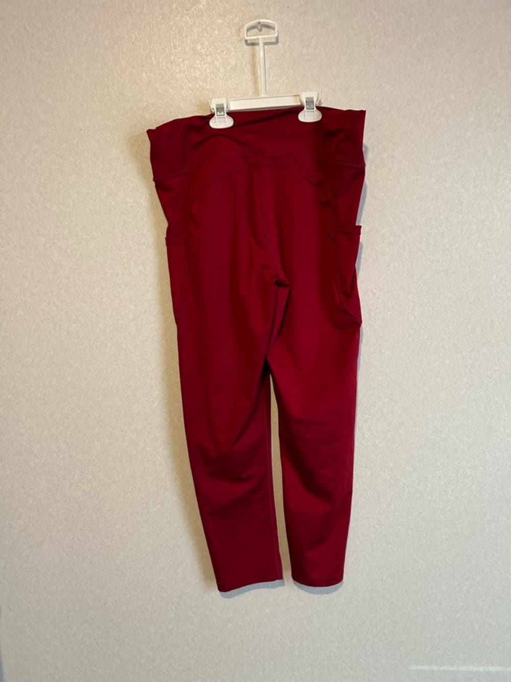 Women’s Plus Size Leggings In Red With Pockets On Both Sides, Size 2XL