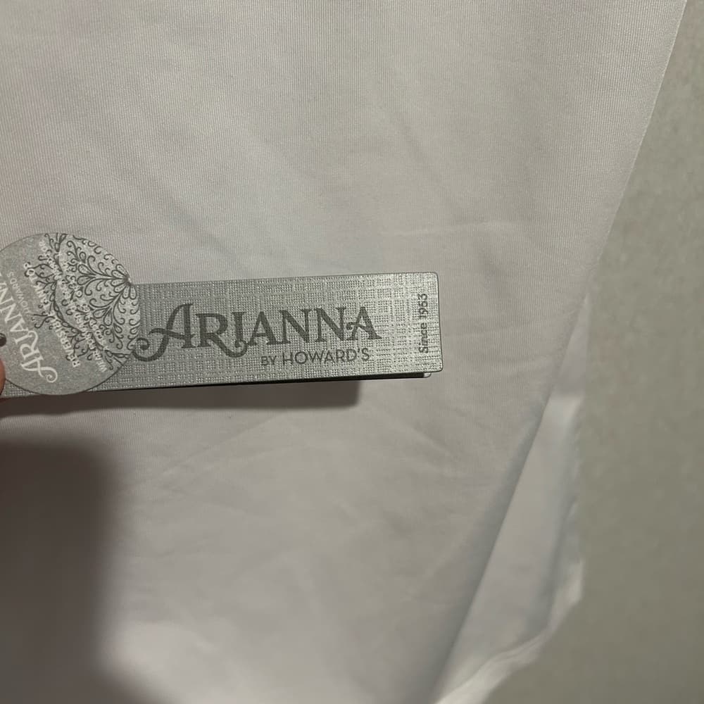 NWT Women’s White Tank Top, Polyester, Spandex Arianna By Howard Size L/XL