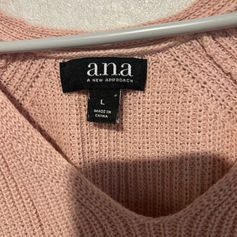 Women’s Baby Pink Pullover Sweater With Now Tie Accents On The Shoulder Large