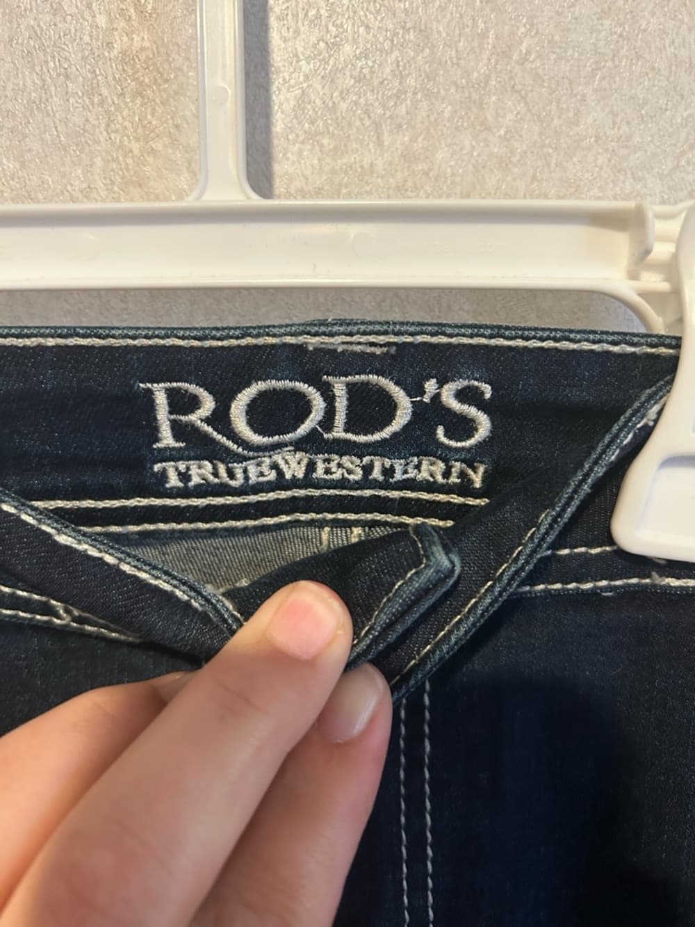 Women’s Rod True Western Blue Jeans With Crystal Accent Back Pockets, 31x36