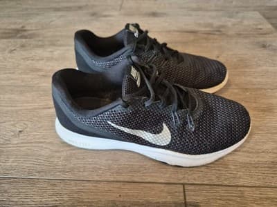 Nike Flex TR 7 Women's Cross Training Sneakers Gym Size 8 Black White