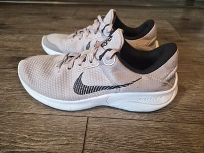 Nike Flex Experience Run 11 NN Light Violet Women's Size 10 Running Shoes