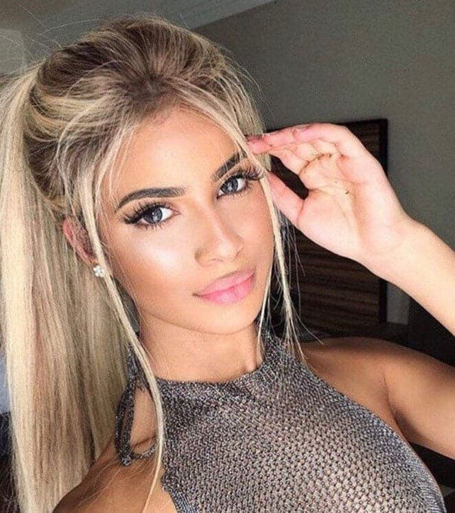 India 22 ” Blonde Ombré Straight Lace Front Wig *NEW*