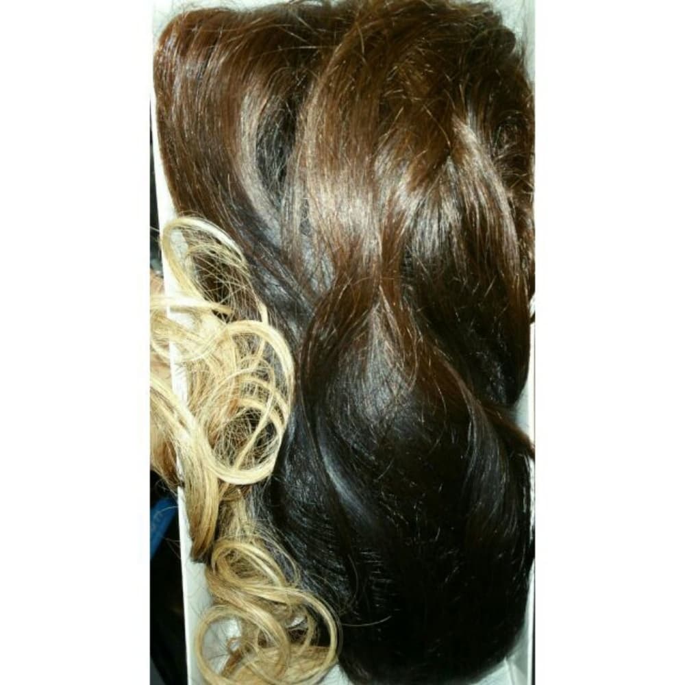 Bodywave Beauty Lace Front Wig #1b/4/27 18 inches!