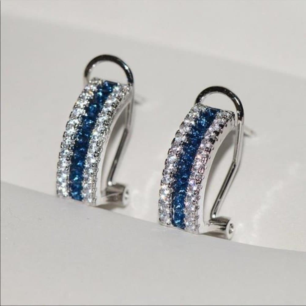 NEW WHITE GOLD BLUE WHITE DIAMOND OMEGA STUD EARRINGS
