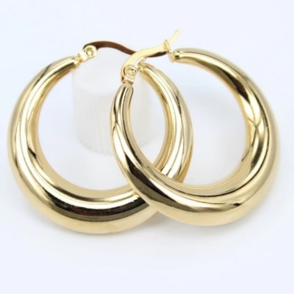 Beautiful 18K Yellow Gold Earrings