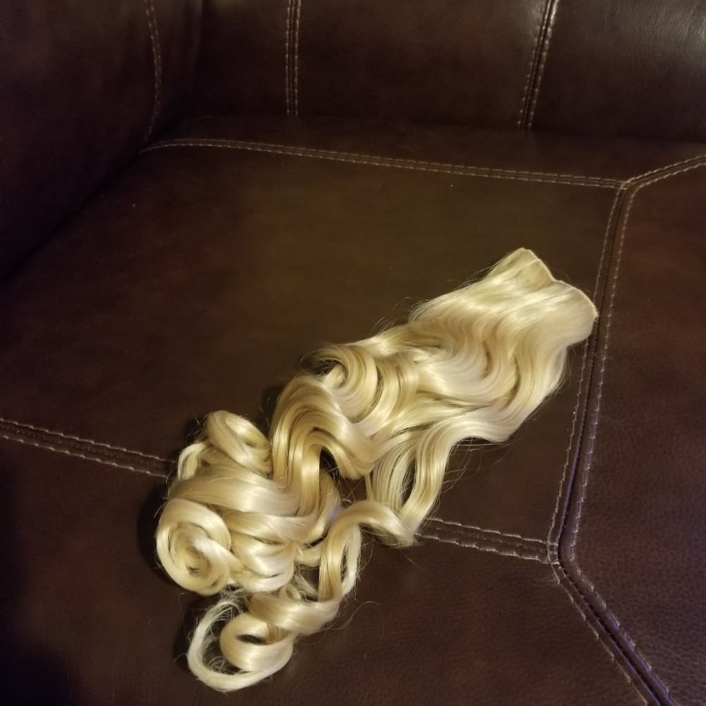 Blonde Beauty Full Head clip in Extension