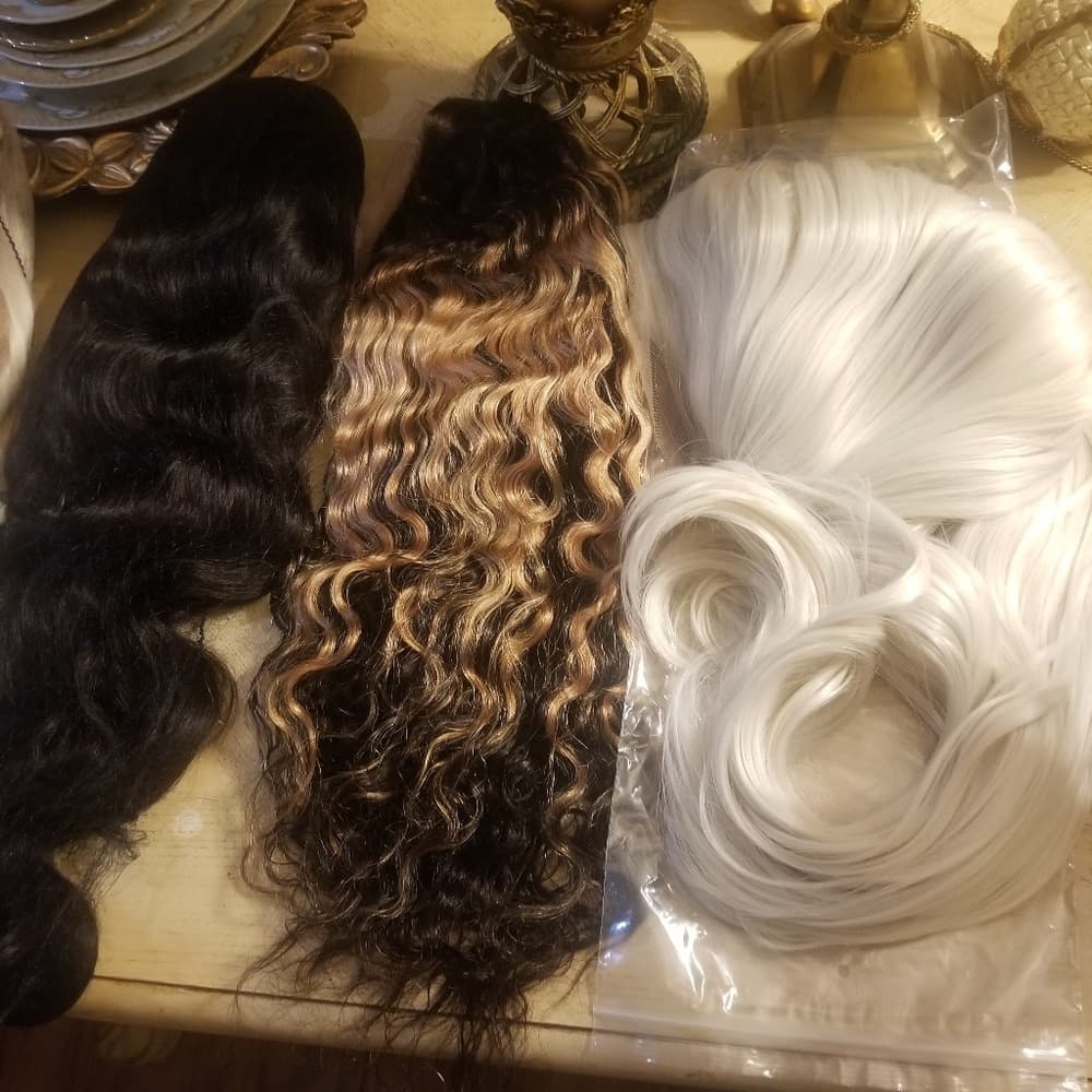 💗💗NWT Wig Beauty Bundle- 4 Wigs!!💗💗