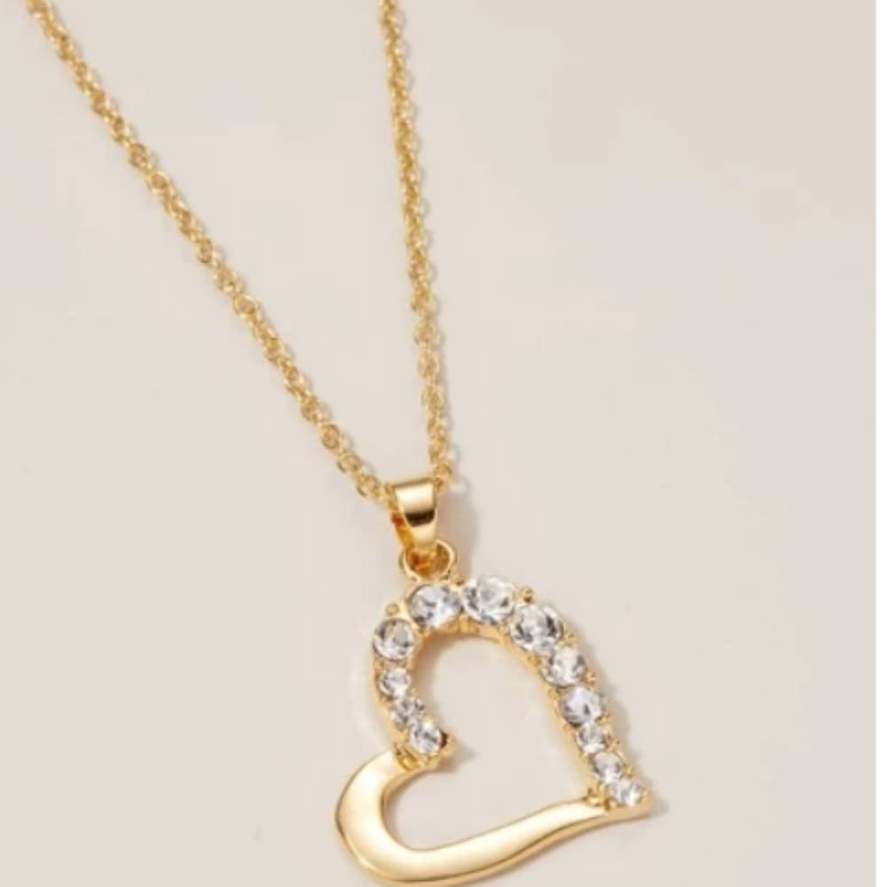 Rhinestone Heart Pendant Necklace