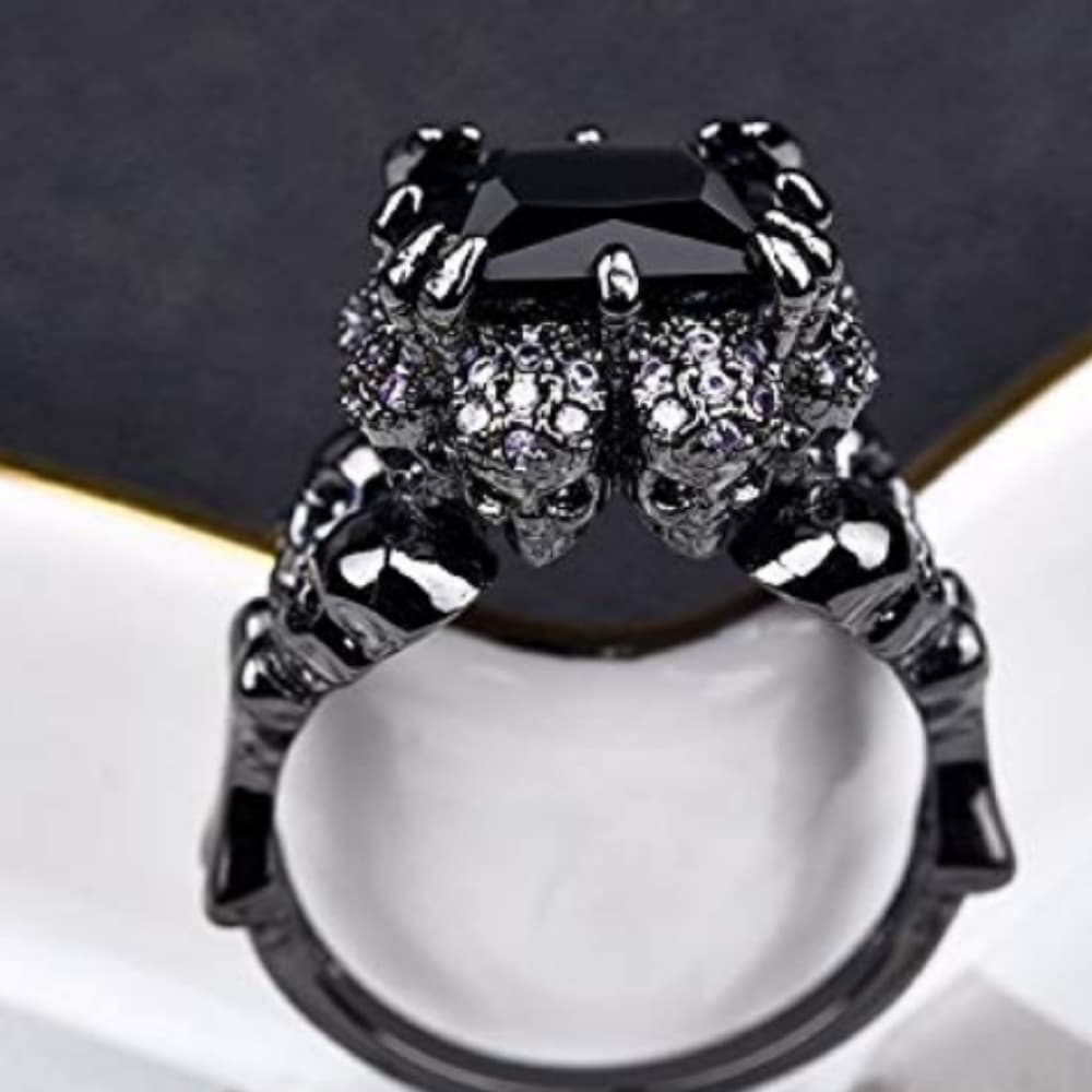 Beautiful Cubic Zirconia Skull Ring