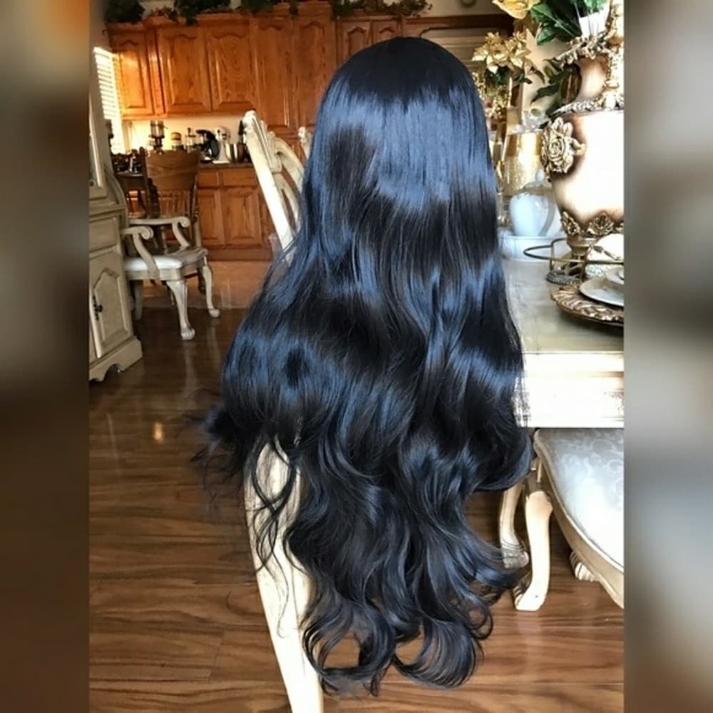 Body Wave Beauty Lacefront Wig 24-26 inches!!