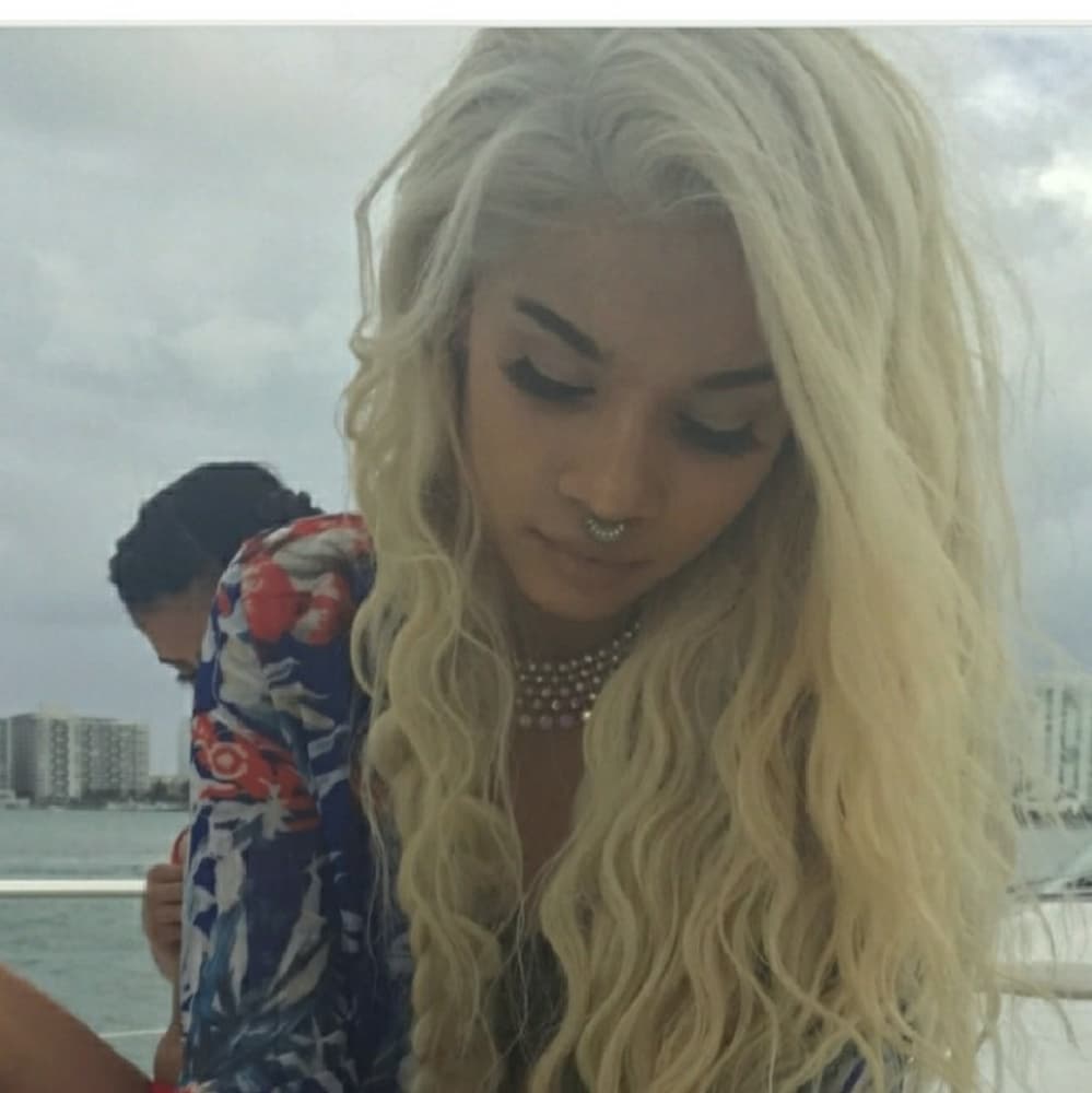 Blonde Wavy Beauty #613 Full Wig
