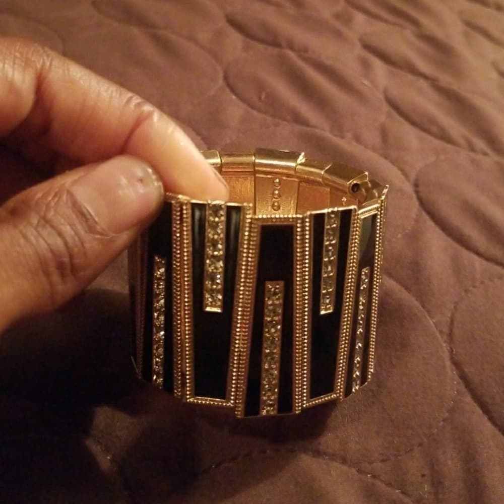 Beautiful Black and Gold Beauty Bracelet Set