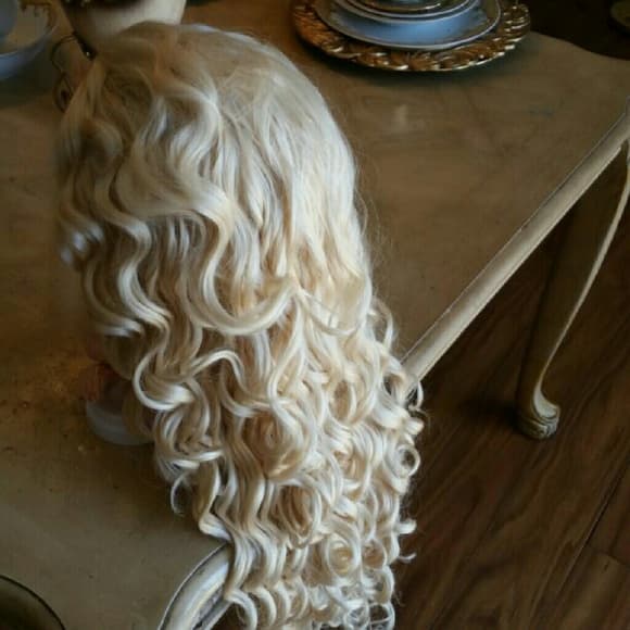 Blonde Beauty Bombshell Lace Front Wig 26-28 inch!