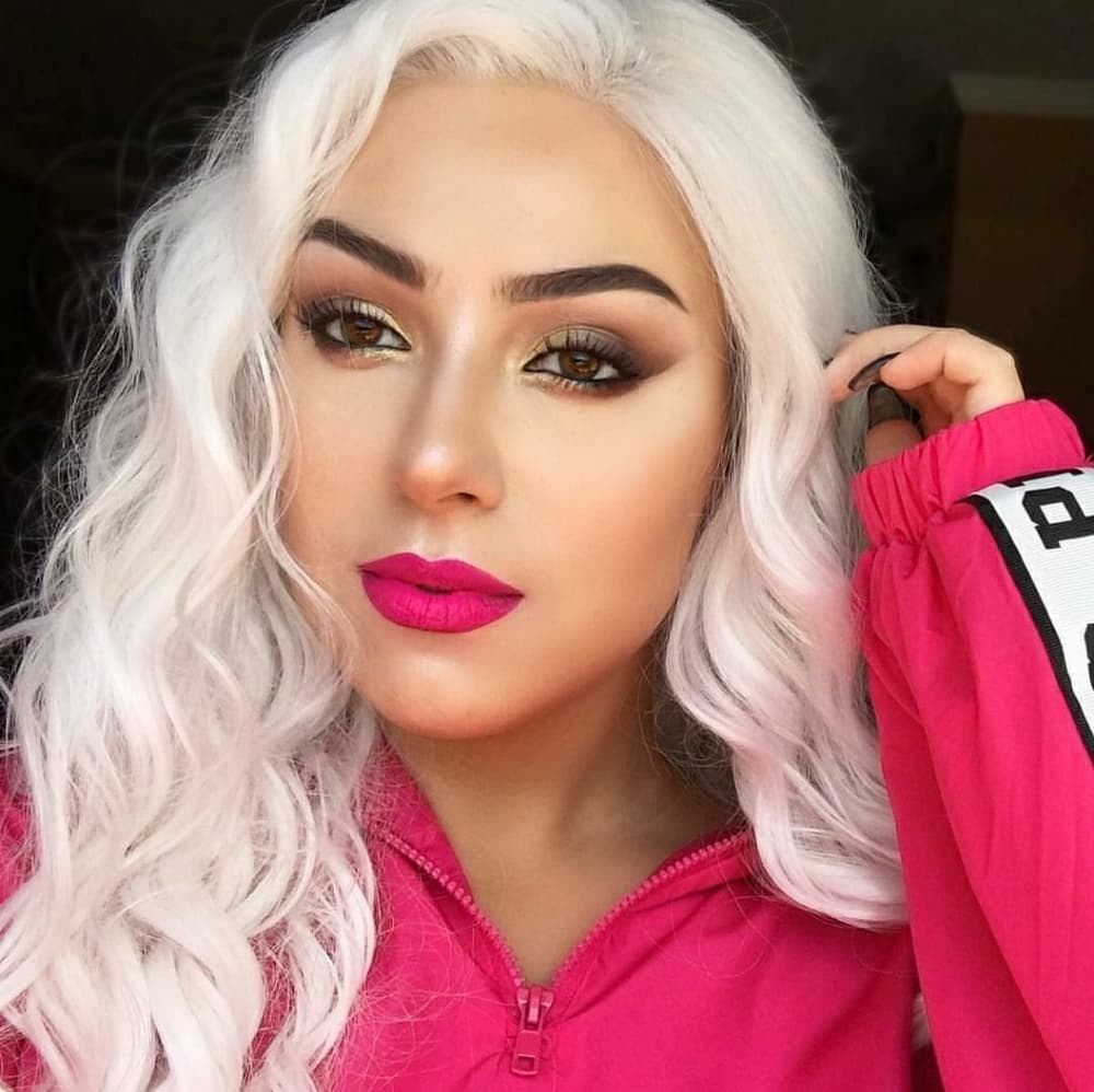 White Wavy Beauty Lace Front Wig 22-24 inches!!