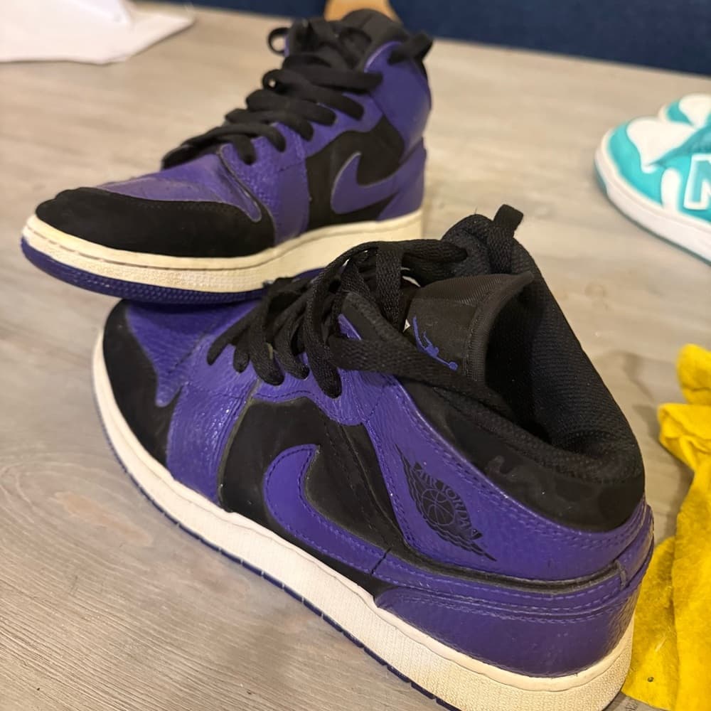 Youth Air Jordan 1 dark concord sz 6.5Y