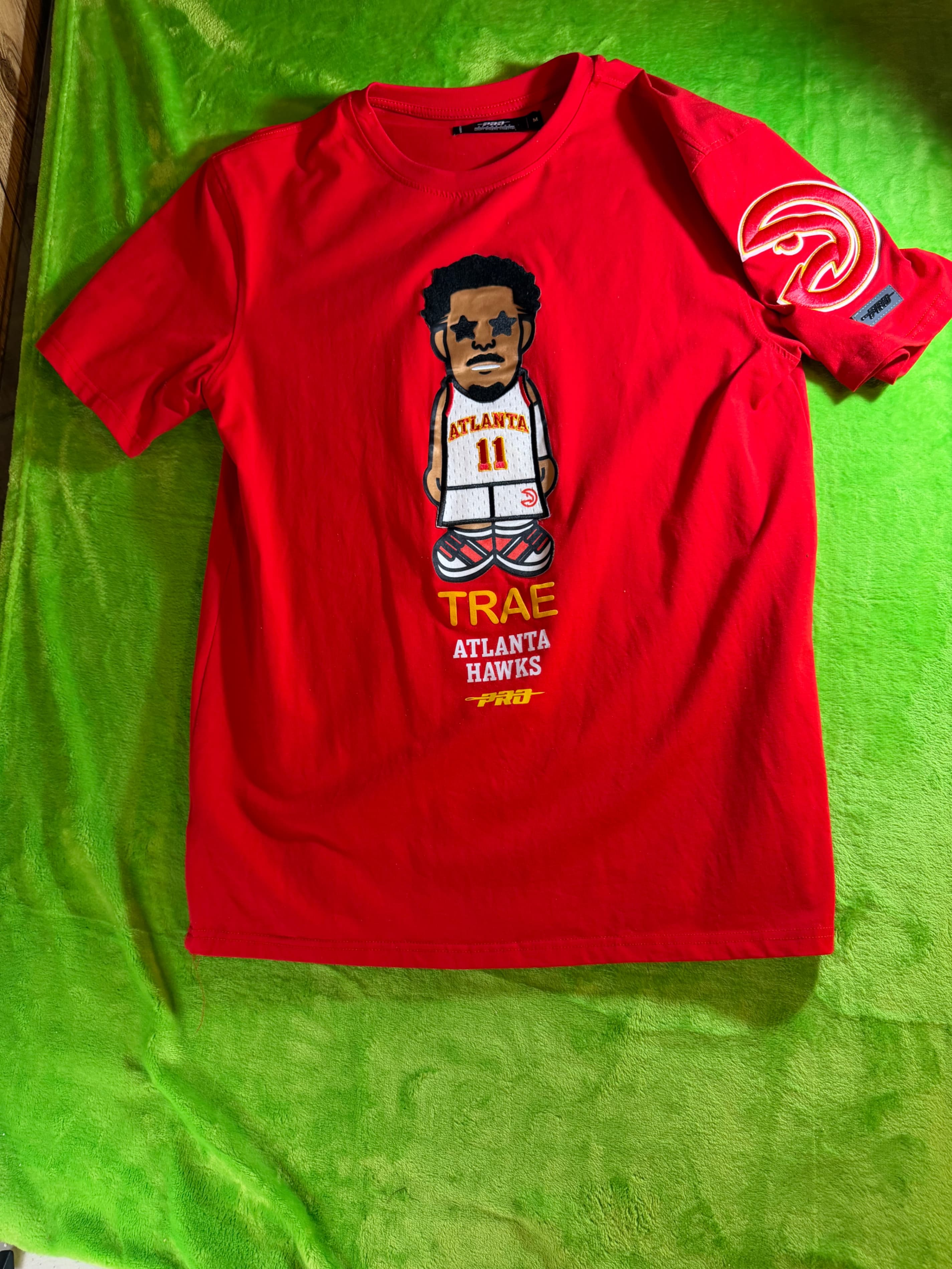 PRST Standard Atlanta Hawks Trae Young #11 Red Graphic T-Shirt Mens M