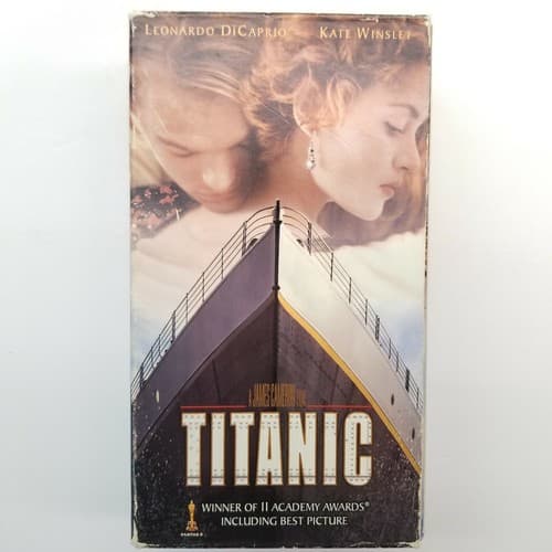 Titanic VHS 2 Tape Set Digitally Mastered Best Picture Leonardo DiCaprio