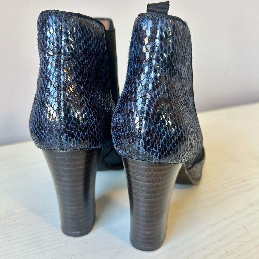 Mellow Yellow Navy Snake Skin Leather Heeled Ankle Boots size 36
