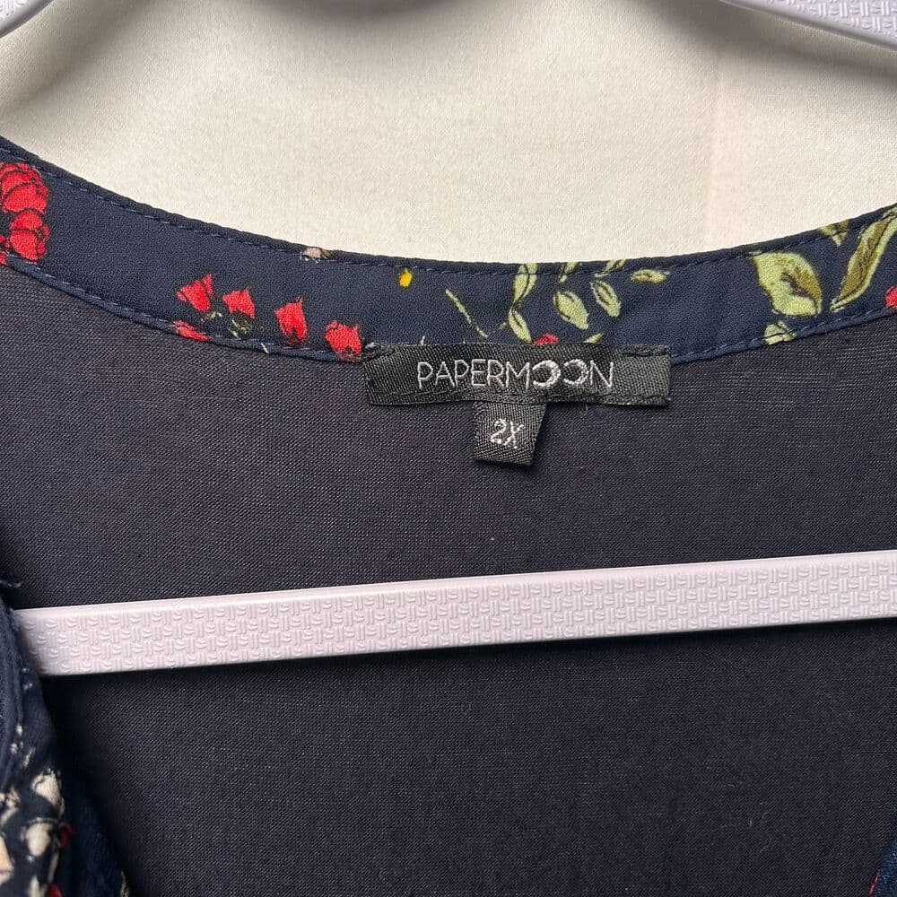 Papermoon 2X Navy Blue Floral Sleeveless Top