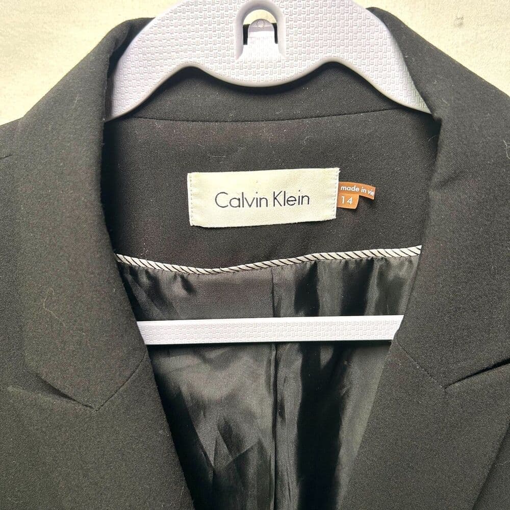 Calvin Klein classic black 2-button notched lapel blazer Size 14 Boss Babe
