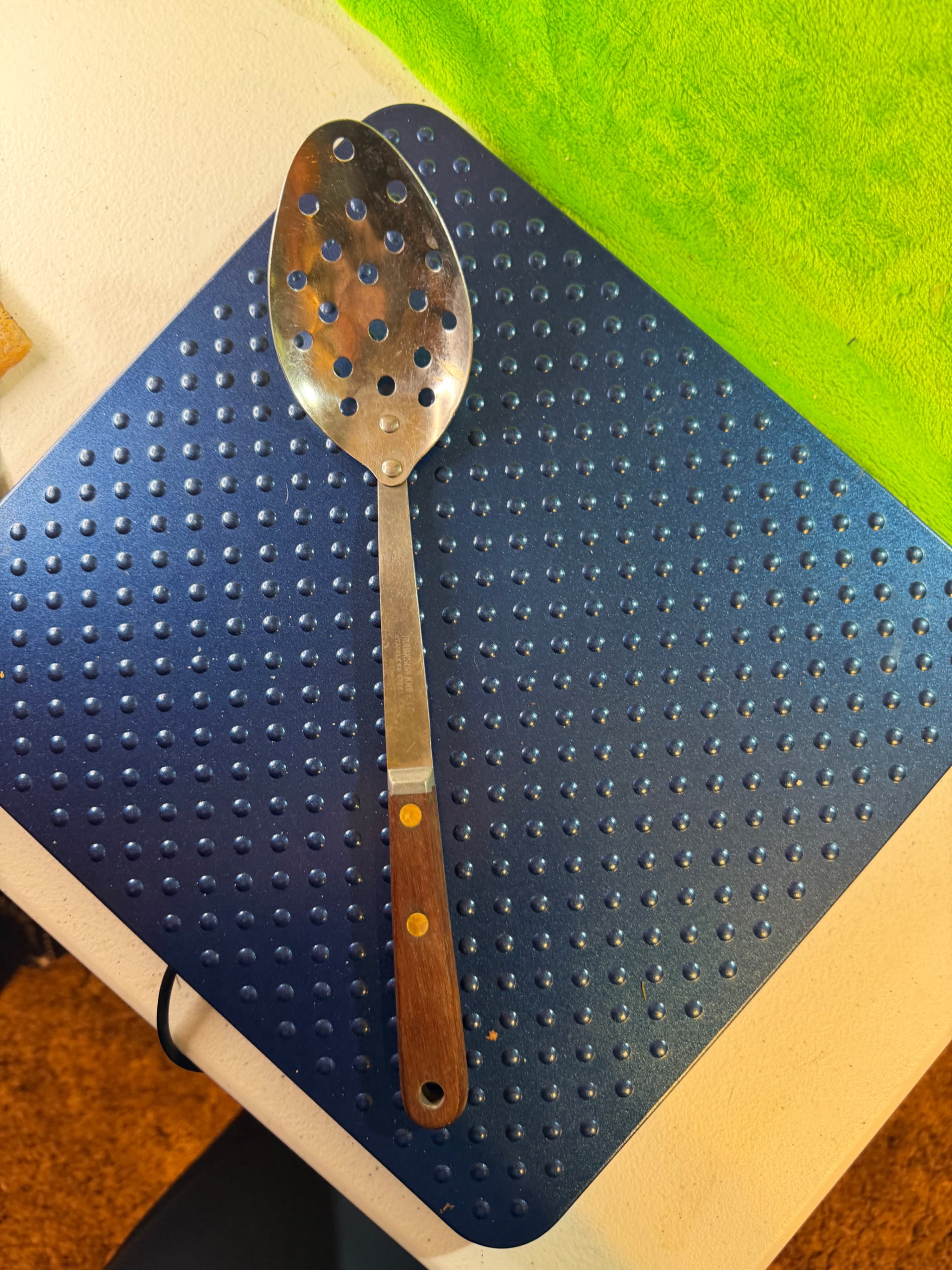 Vtg Robinson Knife Co Slotted Serving Spoon Stainless Wood Handle Brass Rivets