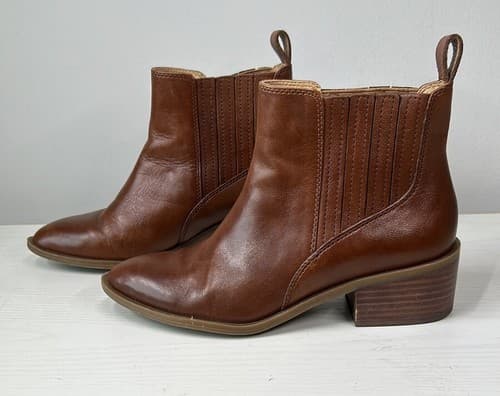 Crown Vintage brown leather booties 6