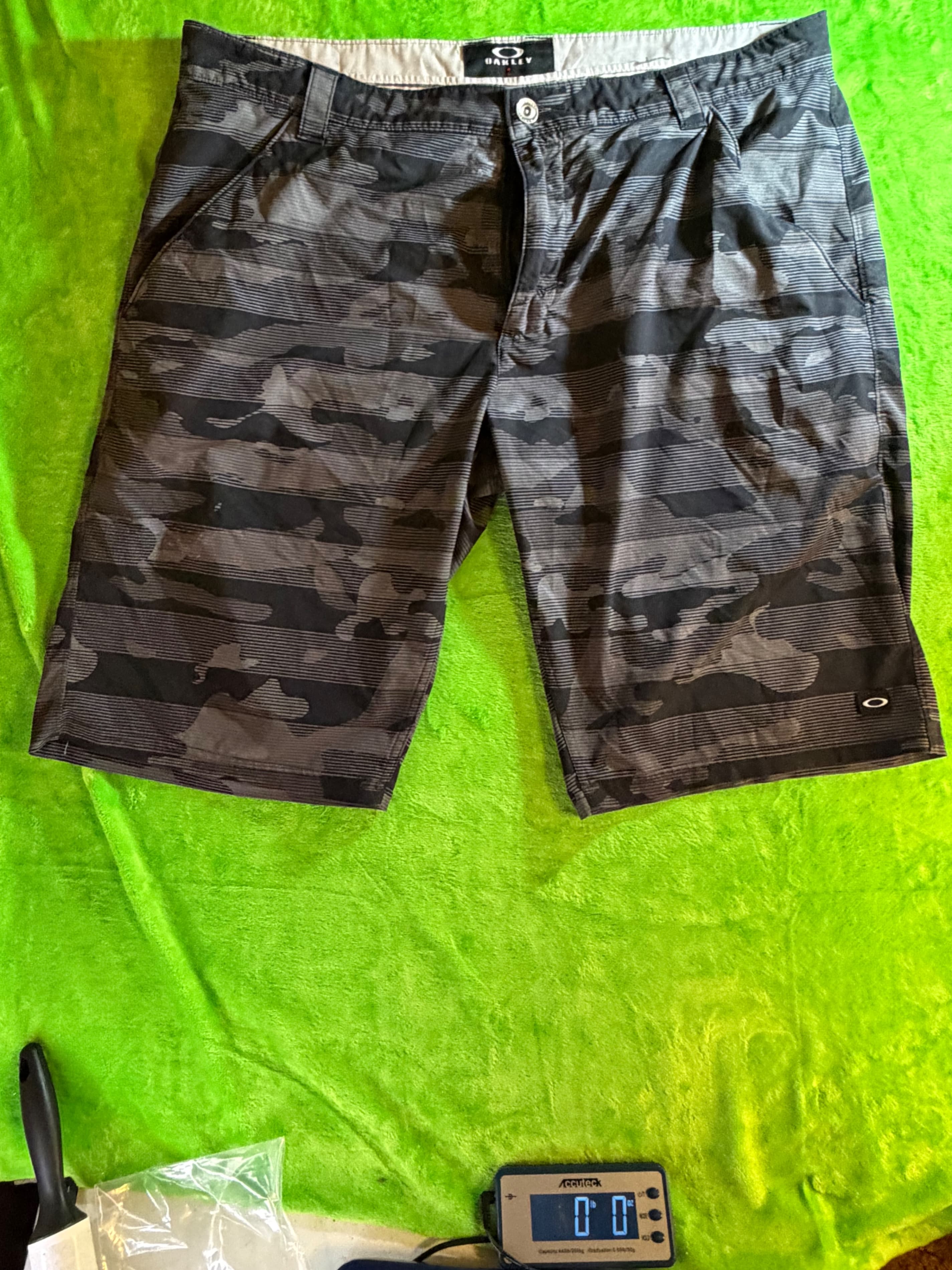 Oakley Camo Stripe Hybrid Shorts Mens Sz 40 Black Gray