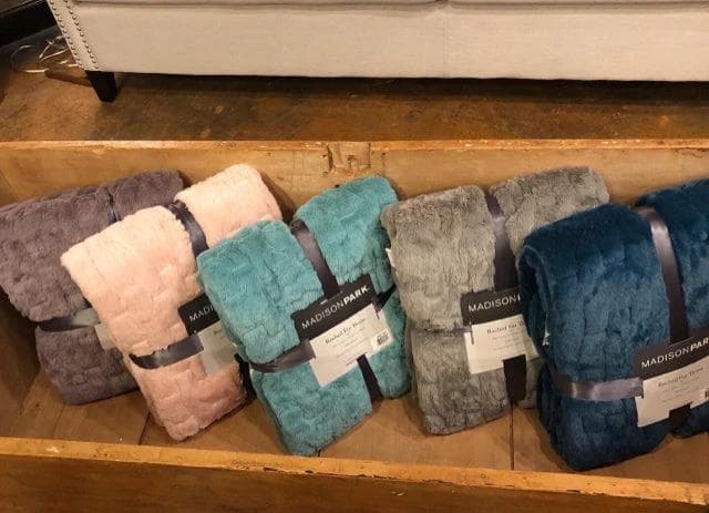 *NEW* Plush Faux Fur Throw
