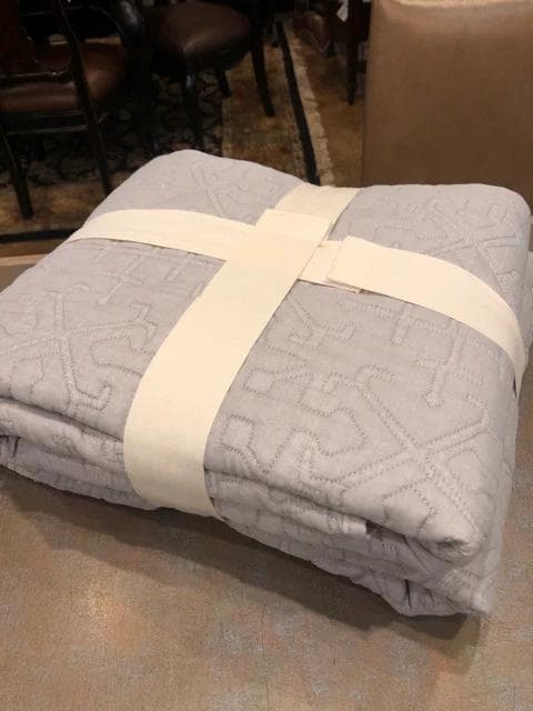 Twin Quilt - Grey