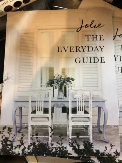 Jolie Everyday Guide