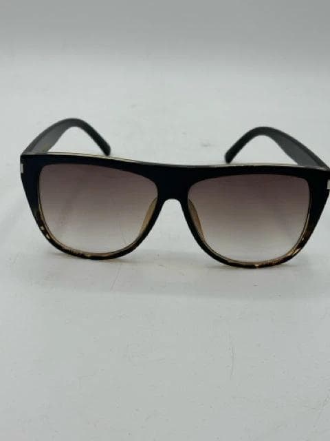 *NEW* Dax Eyewear Ember - Woman's Oversized Square Sunglasses