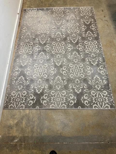 5'3"x7'4" Silver & White Patterned Area Rug
