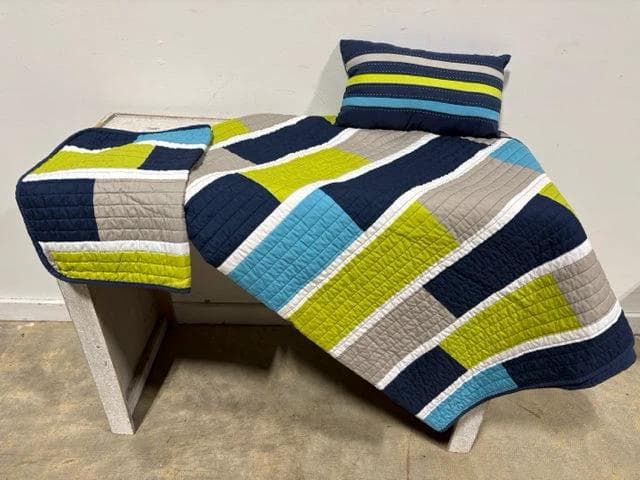 Full/Queen Blue, Teal, Lime And Taupe Quilt Set